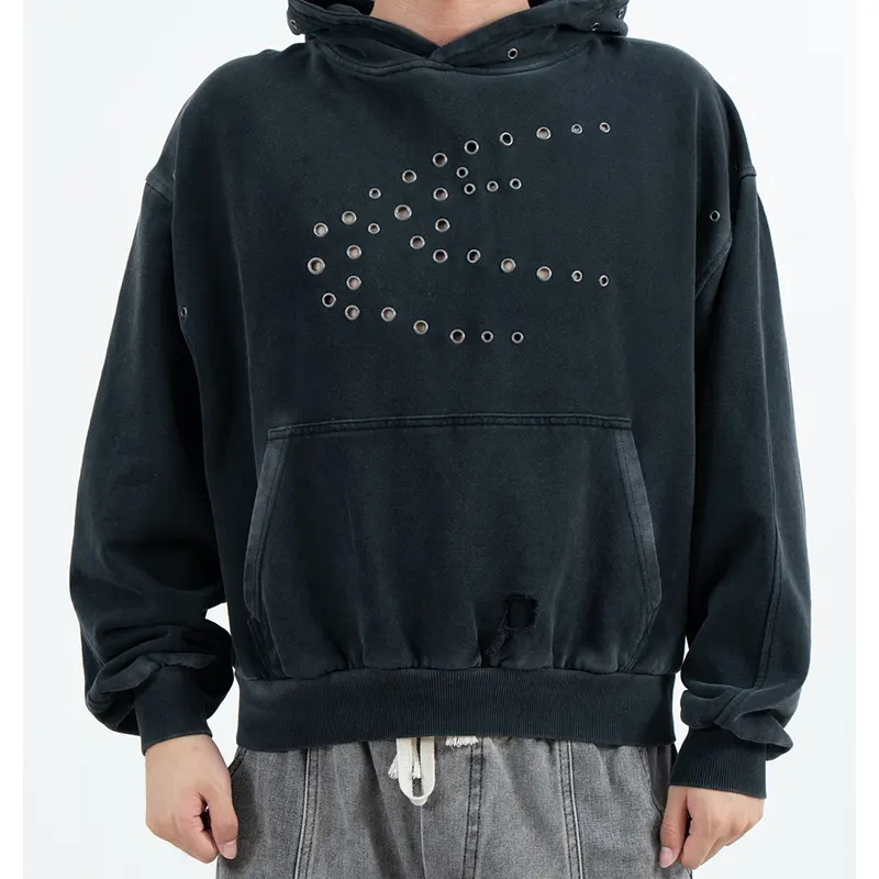 Áo hoodie chui đầu có họa tiết lỗ gắn và chi tiết túi đau khổ