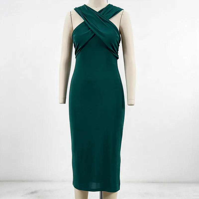 Đầm midi ôm sát cổ chéo có xẻ tà phía trước và bên hông Đầm midi ôm sát cổ chéo có xẻ tà phía trước và bên hông